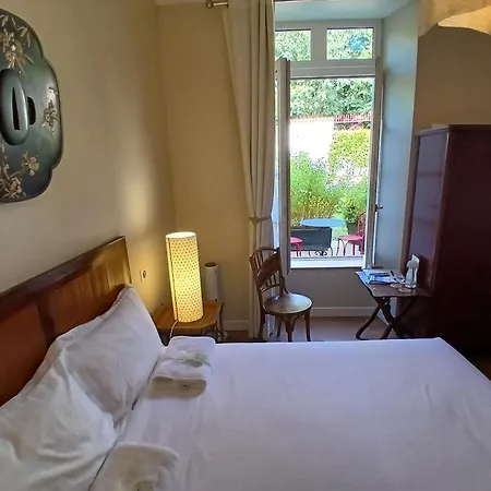 Des Indes Oda ve Kahvaltı 4*