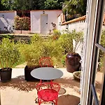 Des Indes Bed & Breakfast La Rochelle (Charente-Maritime)