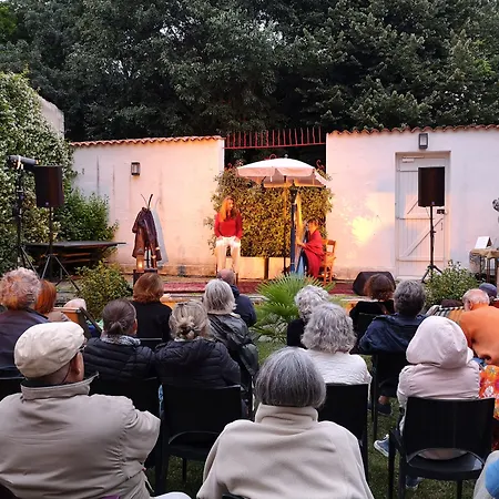 Oda ve Kahvaltı La Des Indes