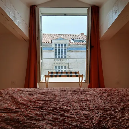 Des Indes Apartment